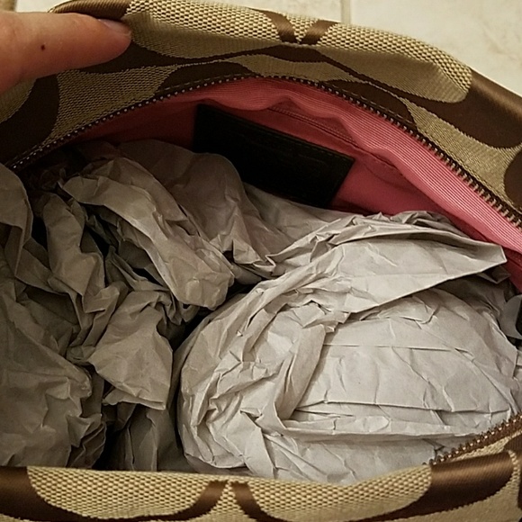 Coach - Picture 3 of 6